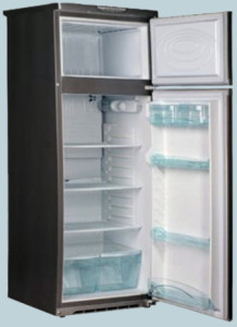 Почему холодильник течет?